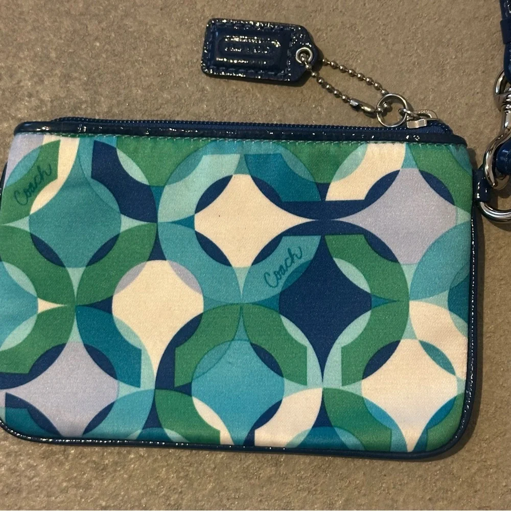 Coach Poppy Wristlet - Picture 6 of 7
